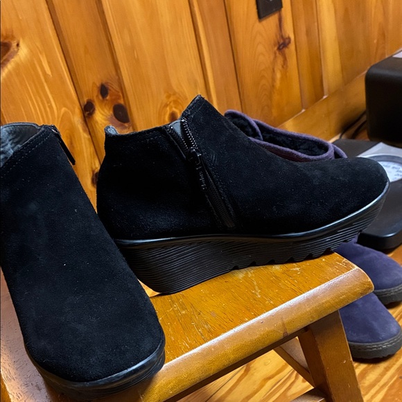 Skechers Women's Black Platform Shoes - Picture 3 of 4